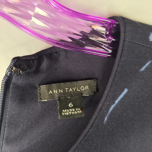 Ann Taylor navy blue & blue floral print woven fit and flare midi dress Size 6 - Picture 3 of 10